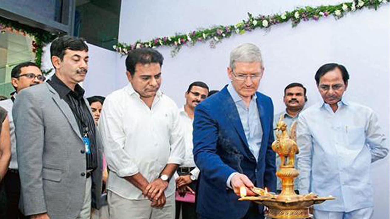 ట్రంప్ తో హైదరాబాద్ పోరగాళ్లకు కష్టాలు ట్రంప్ తో హైదరాబాద్ పోరగాళ్లకు కష్టాలు