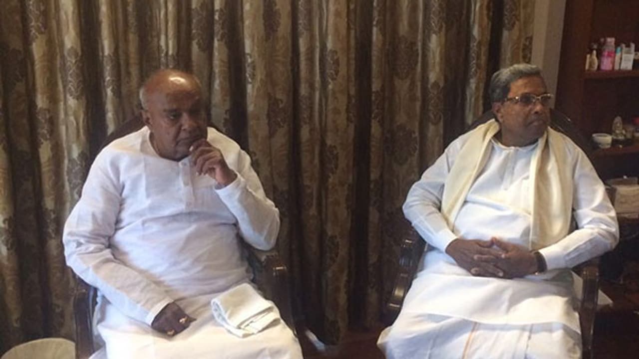 Don't resign, don't release Cauvery water: Deve Gowda to CM Don't resign, don't release Cauvery water: Deve Gowda to CM