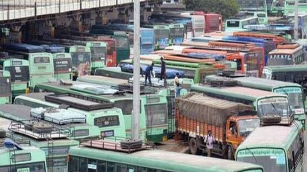 4 நாட்களுக்கு NO டிராபிக்..! பொங்கலுக்கு மக்கள் சொந்த ஊர் செல்வதால் சென்னையே காலி..! 4 நாட்களுக்கு NO டிராபிக்..! பொங்கலுக்கு மக்கள் சொந்த ஊர் செல்வதால் சென்னையே காலி..!