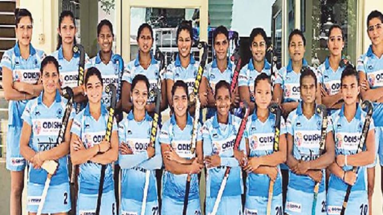 ஆசிய சாம்பியன்ஸ் ஹாக்கி: ஜப்பானை வீழ்த்தி இந்திய மகளிர் அணி அபாரம்... ஆசிய சாம்பியன்ஸ் ஹாக்கி: ஜப்பானை வீழ்த்தி இந்திய மகளிர் அணி அபாரம்...