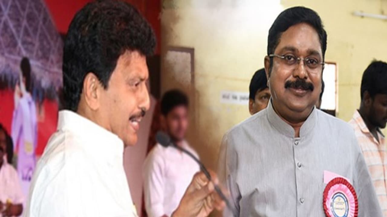 தினகரன் என் கையால் அடிவாங்கியிருக்க வேண்டியவர், நல்லவேளை நான் அங்கில்லை!: எசகுபிசகாய் கொளுத்திப்போடும் திவா. தினகரன் என் கையால் அடிவாங்கியிருக்க வேண்டியவர், நல்லவேளை நான் அங்கில்லை!: எசகுபிசகாய் கொளுத்திப்போடும் திவா.