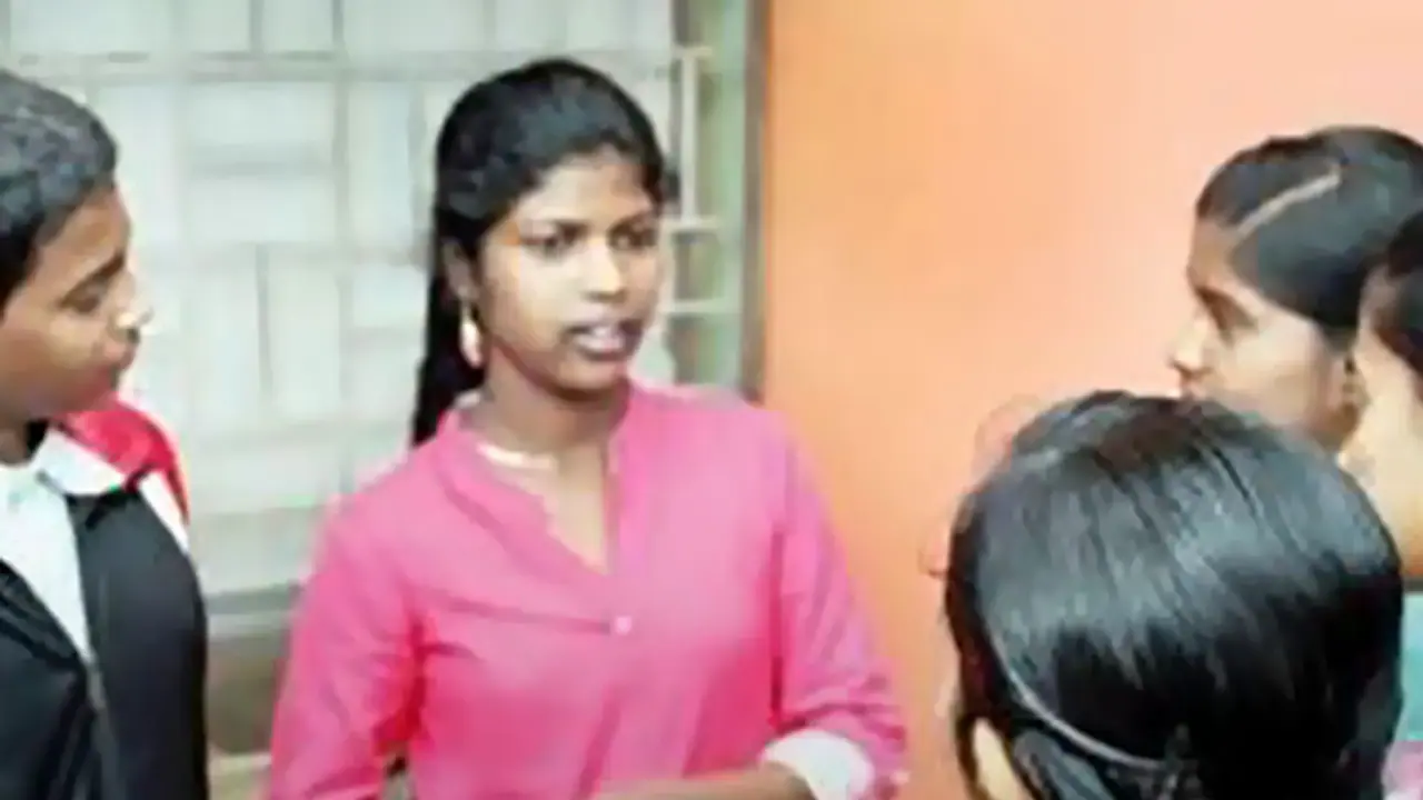 Slum girl Kanaka dreams of becoming scientist Slum girl Kanaka dreams of becoming scientist