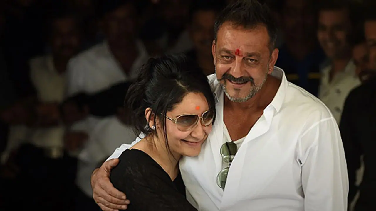 Wife gifts b'day boy Sanjay Dutt a swanky Audi Q7 Wife gifts b'day boy Sanjay Dutt a swanky Audi Q7