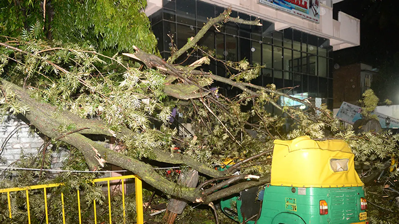 BBMP expedites process to issue compensation to rain victims BBMP expedites process to issue compensation to rain victims