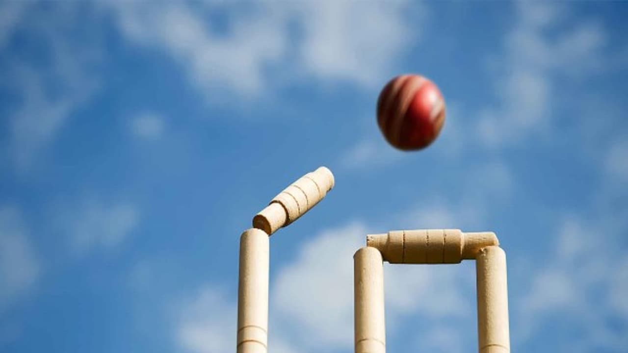 രഞ്ജി ട്രോഫി: ദീപക് ഹൂഡക്ക് വീണ്ടും സെഞ്ചുറി; കേരളത്തിനെതിരെ രാജസ്ഥാന് മികച്ച് ലീഡിലേക്ക് രഞ്ജി ട്രോഫി: ദീപക് ഹൂഡക്ക് വീണ്ടും സെഞ്ചുറി; കേരളത്തിനെതിരെ രാജസ്ഥാന് മികച്ച് ലീഡിലേക്ക്