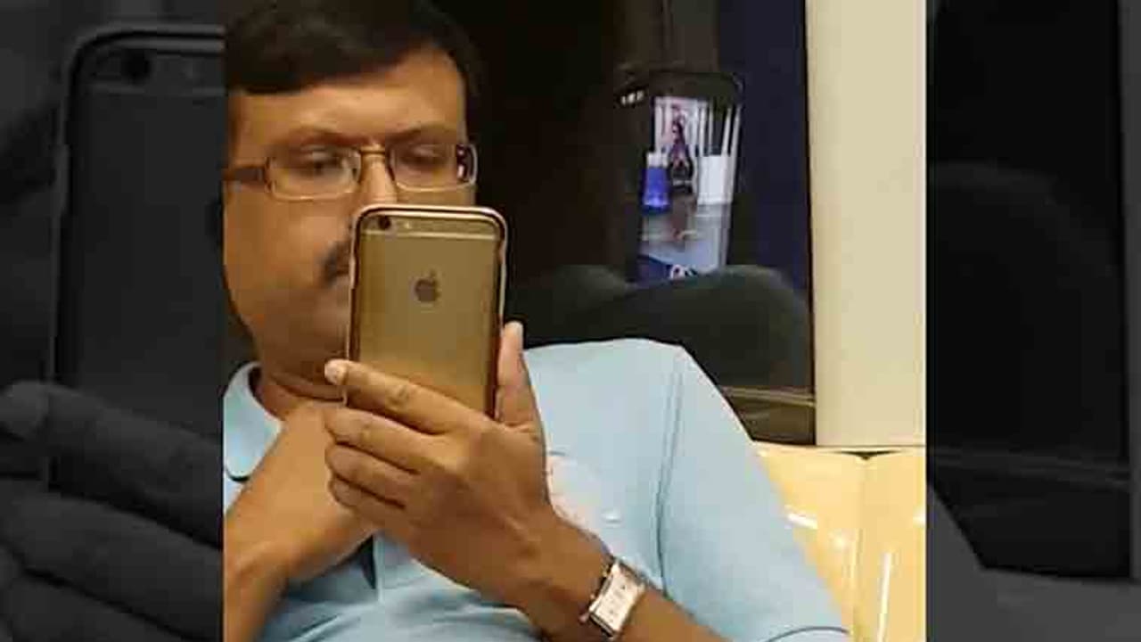 മധ്യവയസ്കനായ പൂവാലന് യുവതി കൊടുത്ത പണി മധ്യവയസ്കനായ പൂവാലന് യുവതി കൊടുത്ത പണി