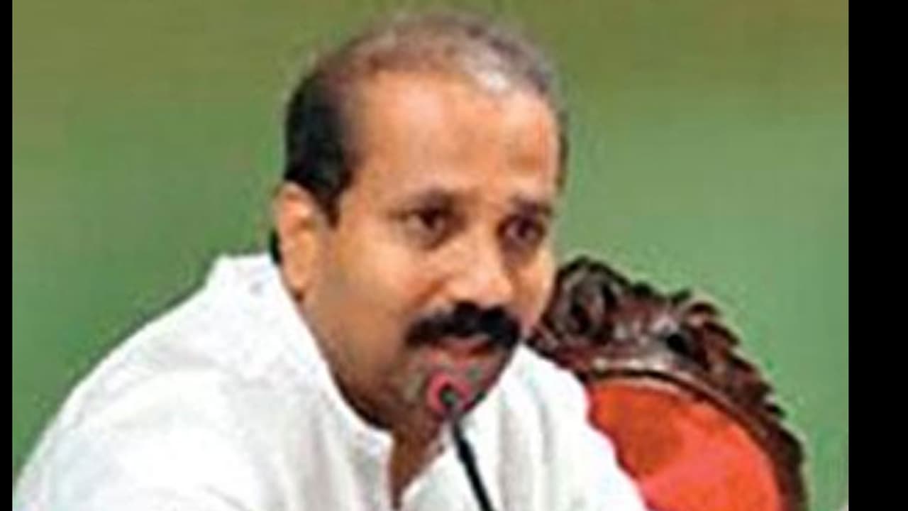 Udupi: 10 ಸೆಂಟ್ಸ್ ಒಳಗಿನ ಭೂಮಿ ಕೃಷಿವಲಯದಿಂದ ವಸತಿ ವಲಯಕ್ಕೆ ಮಾರ್ಪಾಟು ಅವಕಾಶ Udupi: 10 ಸೆಂಟ್ಸ್ ಒಳಗಿನ ಭೂಮಿ ಕೃಷಿವಲಯದಿಂದ ವಸತಿ ವಲಯಕ್ಕೆ ಮಾರ್ಪಾಟು ಅವಕಾಶ