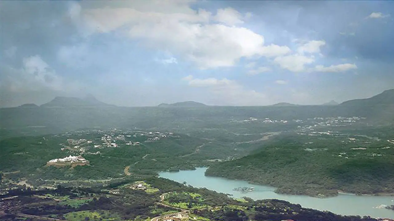 SC to auction Aamby Valley if Sahara fails to pay ₹5,000 crore SC to auction Aamby Valley if Sahara fails to pay ₹5,000 crore