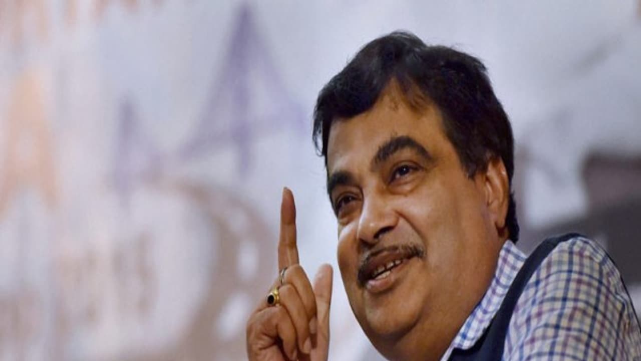 நாடு முழுவதும் இனி சிமெண்ட் சாலைகள் அமைச்சர் நிதின்கட்காரி உறுதி... நாடு முழுவதும் இனி சிமெண்ட் சாலைகள் அமைச்சர் நிதின்கட்காரி உறுதி...