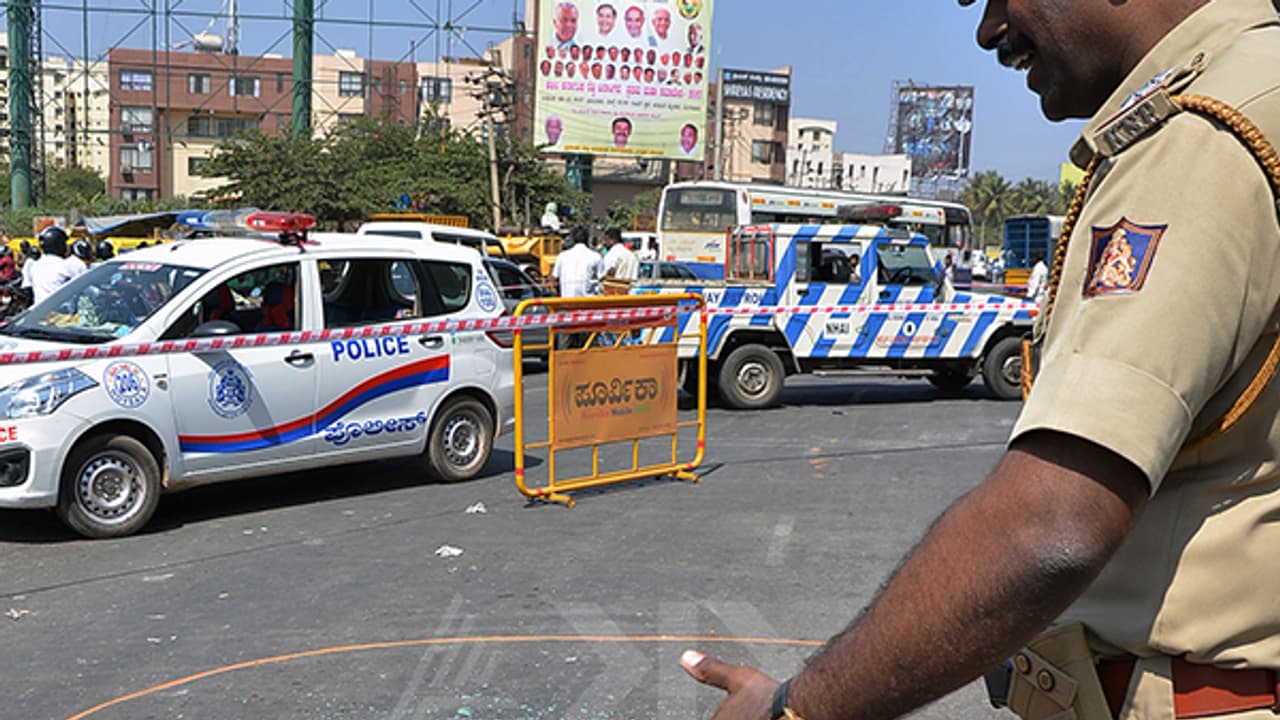 ಕಡಬಗೆರೆ ಶ್ರೀನಿವಾಸ್ ಆಸ್ಪತ್ರೆ'ಯಿದ ಡಿಸ್ಚಾರ್ಜ್ ಕಡಬಗೆರೆ ಶ್ರೀನಿವಾಸ್ ಆಸ್ಪತ್ರೆ'ಯಿದ ಡಿಸ್ಚಾರ್ಜ್