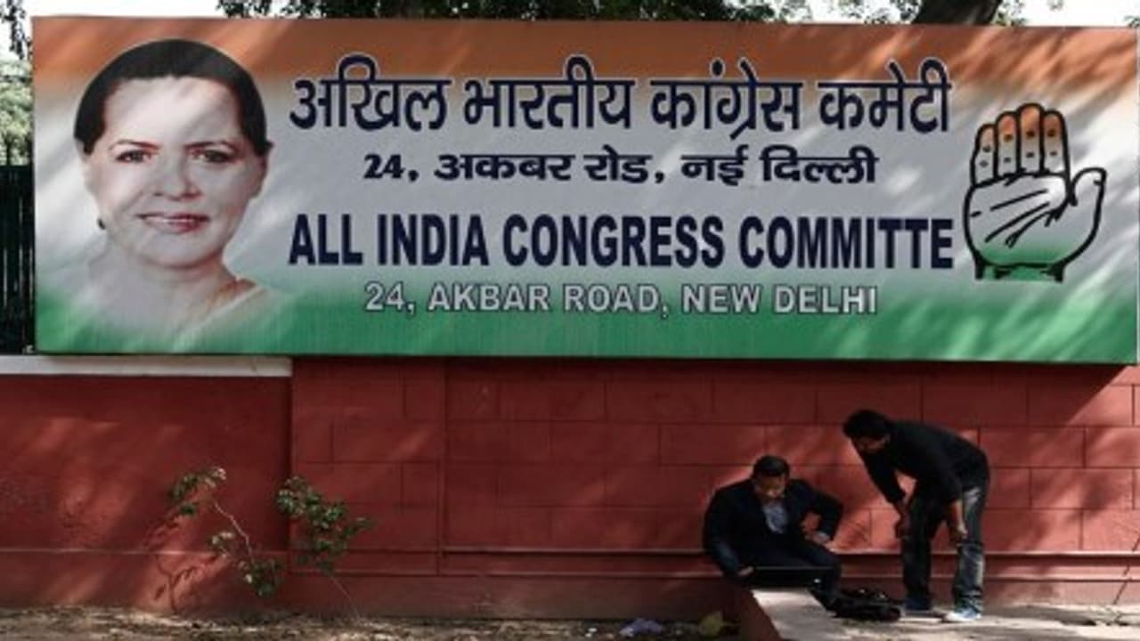 கூட்டுங்க பஞ்சாயத்தை… காங்கிரசை கிண்டும் சீனியர்கள்… குழப்பத்தில் தலைமை கூட்டுங்க பஞ்சாயத்தை… காங்கிரசை கிண்டும் சீனியர்கள்… குழப்பத்தில் தலைமை