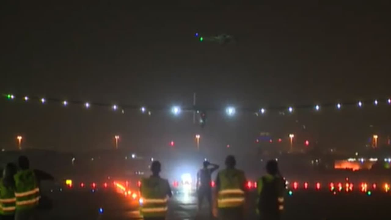 ചരിത്രം കുറിച്ച് സോളാര് ഇംപള്സ് തിരിച്ചിറങ്ങി ചരിത്രം കുറിച്ച് സോളാര് ഇംപള്സ് തിരിച്ചിറങ്ങി