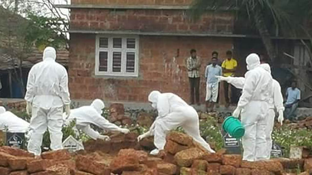 മൂസയുടെ മൃതദേഹം മറവു ചെയ്തു മൂസയുടെ മൃതദേഹം മറവു ചെയ്തു