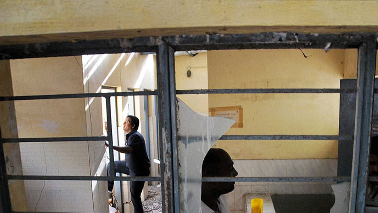 ಮೈಸೂರು ನ್ಯಾಯಾಲಯ ಬಾಂಬ್ ಸ್ಫೋಟ ಆರೋಪಿಗಳ ಬಂಧನ ಮೈಸೂರು ನ್ಯಾಯಾಲಯ ಬಾಂಬ್ ಸ್ಫೋಟ ಆರೋಪಿಗಳ ಬಂಧನ