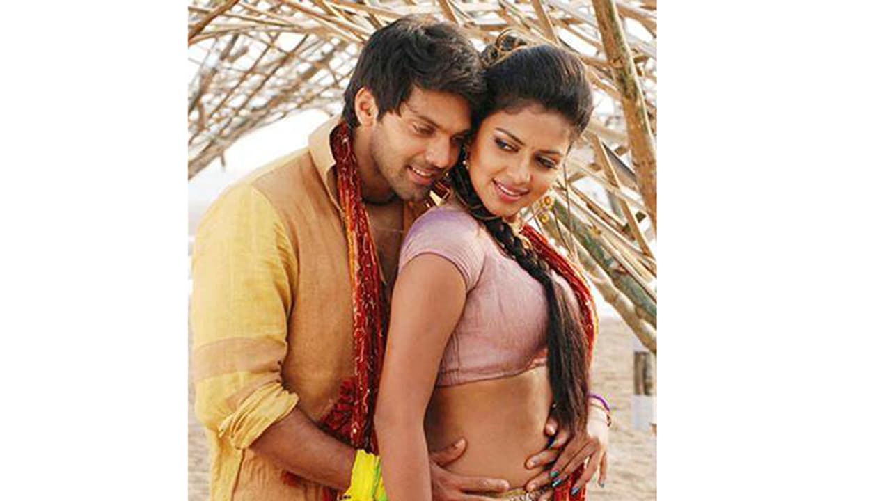 ടാക്സ് ലാഭിച്ചാല് ബോട്ടില് പോകേണ്ടി വരും; അമല പോളിനോട് ആര്യ ടാക്സ് ലാഭിച്ചാല് ബോട്ടില് പോകേണ്ടി വരും; അമല പോളിനോട് ആര്യ