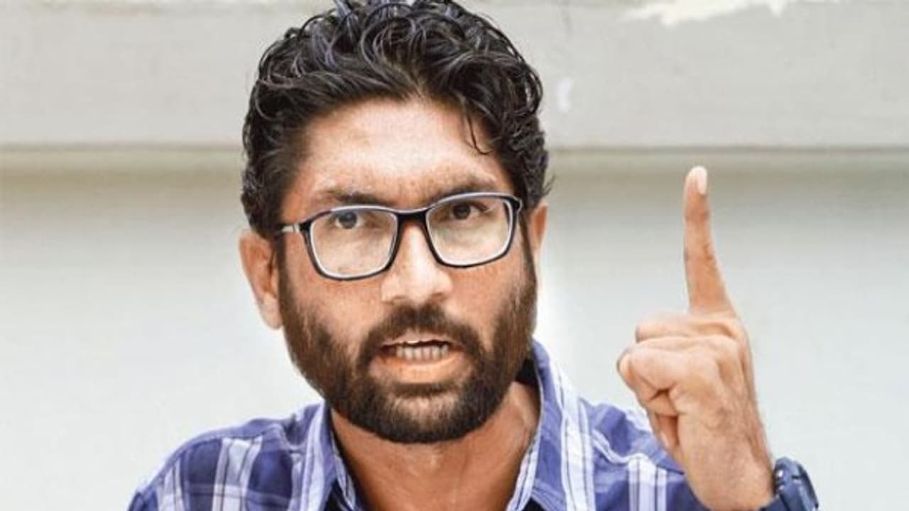 ಸುಳ್ಳು ಟ್ವೀಟ್ ಮಾಡಿದ ಶಾಸಕ ಜಿಗ್ನೇಶ್ ವಿರುದ್ಧ ಪ್ರಕರಣ ದಾಖಲು! ಸುಳ್ಳು ಟ್ವೀಟ್ ಮಾಡಿದ ಶಾಸಕ ಜಿಗ್ನೇಶ್ ವಿರುದ್ಧ ಪ್ರಕರಣ ದಾಖಲು!