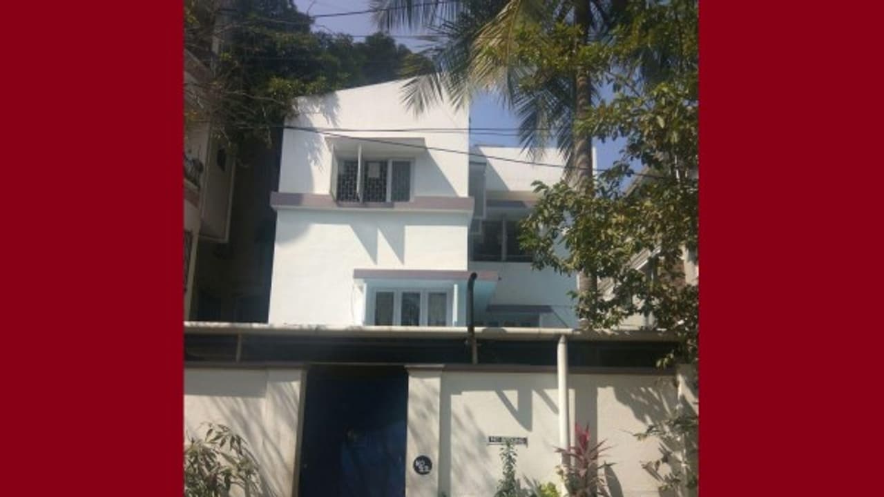 முன்னாள் எம்.எல்.ஏ. வீடு போலி ஆவணம் மூலம் அபகரிப்பு! ஒருவர் கைது... முன்னாள் எம்.எல்.ஏ. வீடு போலி ஆவணம் மூலம் அபகரிப்பு! ஒருவர் கைது...