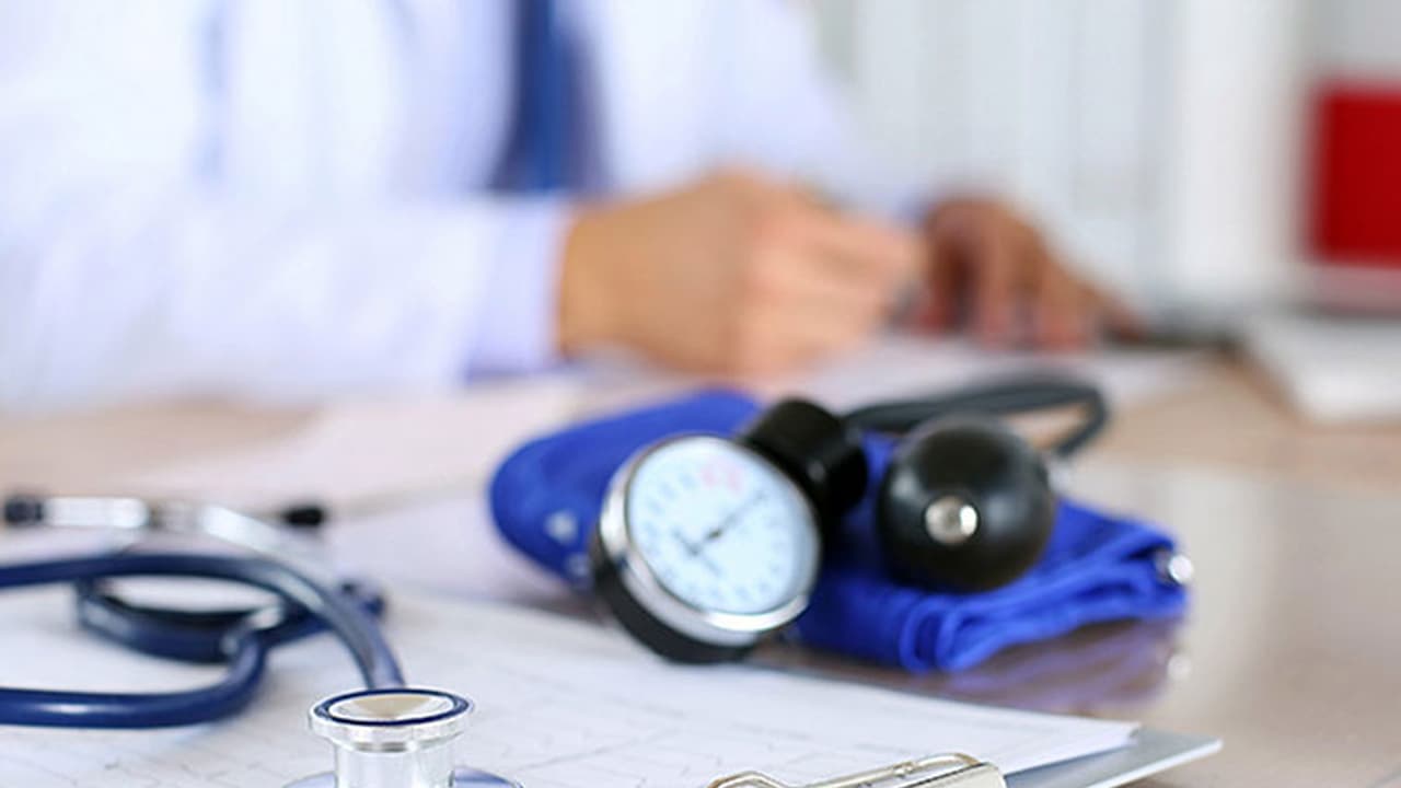 കീമോതെറാപ്പി നടത്തി പണമുണ്ടാക്കിയ ഡോക്ടര് വിമാനം വാങ്ങി കീമോതെറാപ്പി നടത്തി പണമുണ്ടാക്കിയ ഡോക്ടര് വിമാനം വാങ്ങി