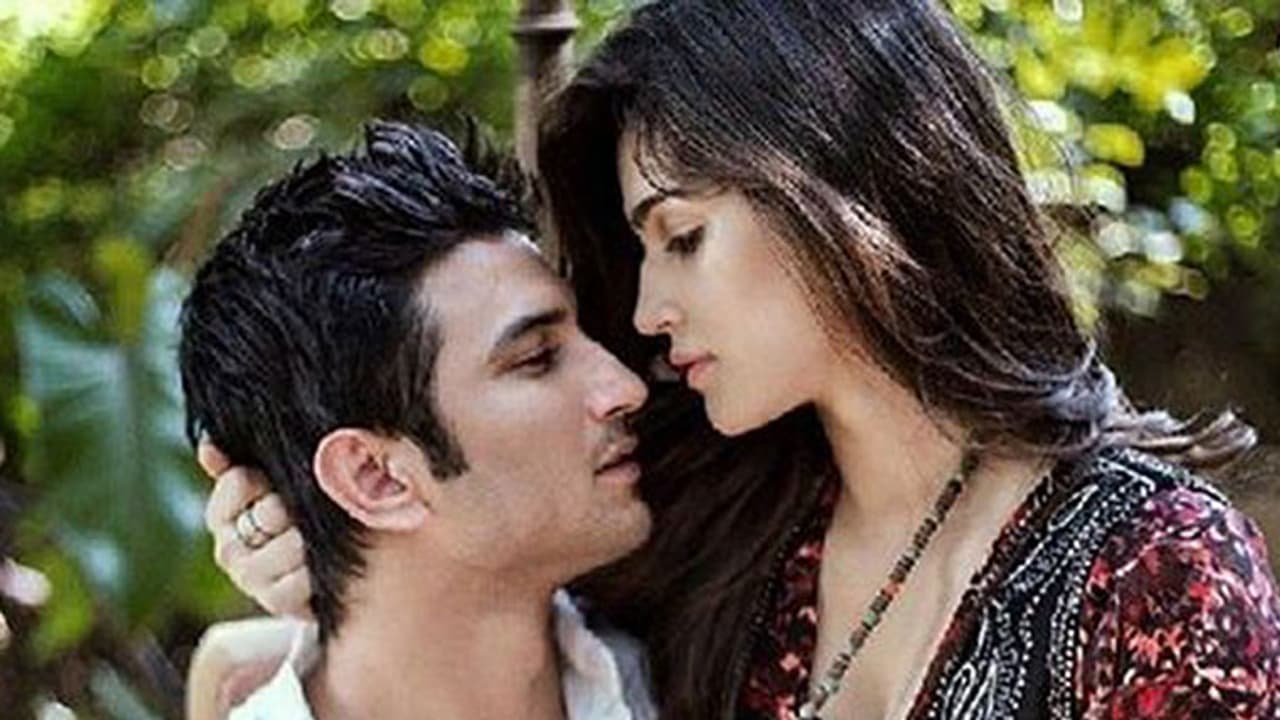 'চরিত্রের কোথায় কোথায় সুশান্ত নিজেকে তুলে ধরেছিল আমি জানি', ছবি দেখে ভেঙে পড়লেন কৃতি 'চরিত্রের কোথায় কোথায় সুশান্ত নিজেকে তুলে ধরেছিল আমি জানি', ছবি দেখে ভেঙে পড়লেন কৃতি