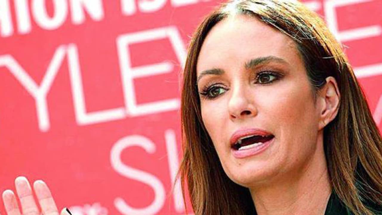 സഹപ്രവര്ത്തകന് പ്രതിഫലം കൂടുതല്; അവതാരക 12 വര്ഷത്തിന് ശേഷം ജോലി ഉപേക്ഷിച്ചു സഹപ്രവര്ത്തകന് പ്രതിഫലം കൂടുതല്; അവതാരക 12 വര്ഷത്തിന് ശേഷം ജോലി ഉപേക്ഷിച്ചു