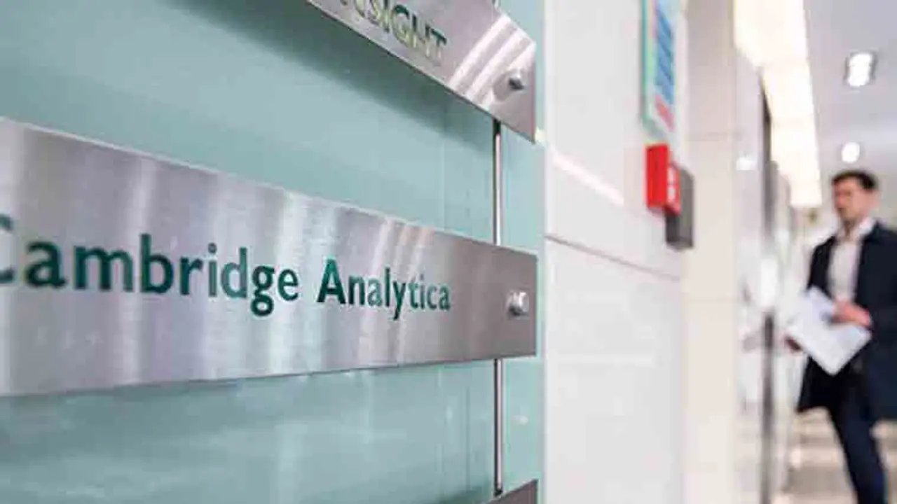 5.62 ലക്ഷം പേരുടെ വ്യക്തിവിവരങ്ങള് ചോര്ത്തി; കേംബ്രിഡ്ജ് അനലറ്റിക്കക്കെതിരെ സിബിഐ കേസ് 5.62 ലക്ഷം പേരുടെ വ്യക്തിവിവരങ്ങള് ചോര്ത്തി; കേംബ്രിഡ്ജ് അനലറ്റിക്കക്കെതിരെ സിബിഐ കേസ്