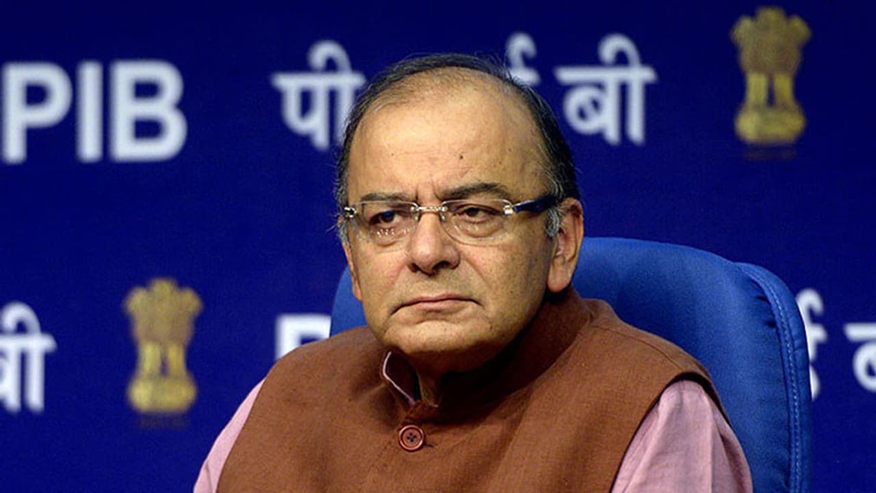 ಕೇಂದ್ರ ಮಾಜಿ ಸಚಿವ ಅರುಣ್ ಜೇಟ್ಲಿ ಅಸ್ವಸ್ಥ, ಆಸ್ಪತ್ರೆಗೆ ಮೋದಿ, ಶಾ ದೌಡು ಕೇಂದ್ರ ಮಾಜಿ ಸಚಿವ ಅರುಣ್ ಜೇಟ್ಲಿ ಅಸ್ವಸ್ಥ, ಆಸ್ಪತ್ರೆಗೆ ಮೋದಿ, ಶಾ ದೌಡು