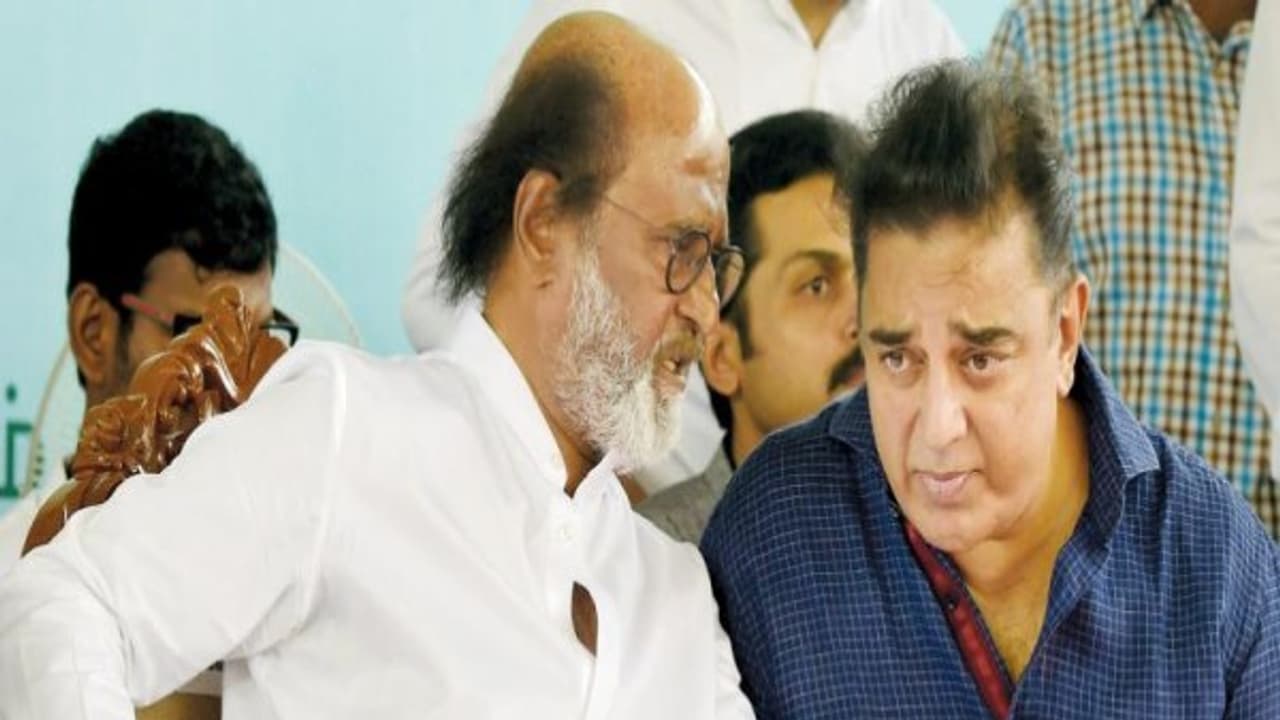 போயஸ் கார்டன் வீட்டில் ரஜினிகாந்துடன் கமல்ஹாசன் சந்திப்பு!! போயஸ் கார்டன் வீட்டில் ரஜினிகாந்துடன் கமல்ஹாசன் சந்திப்பு!!