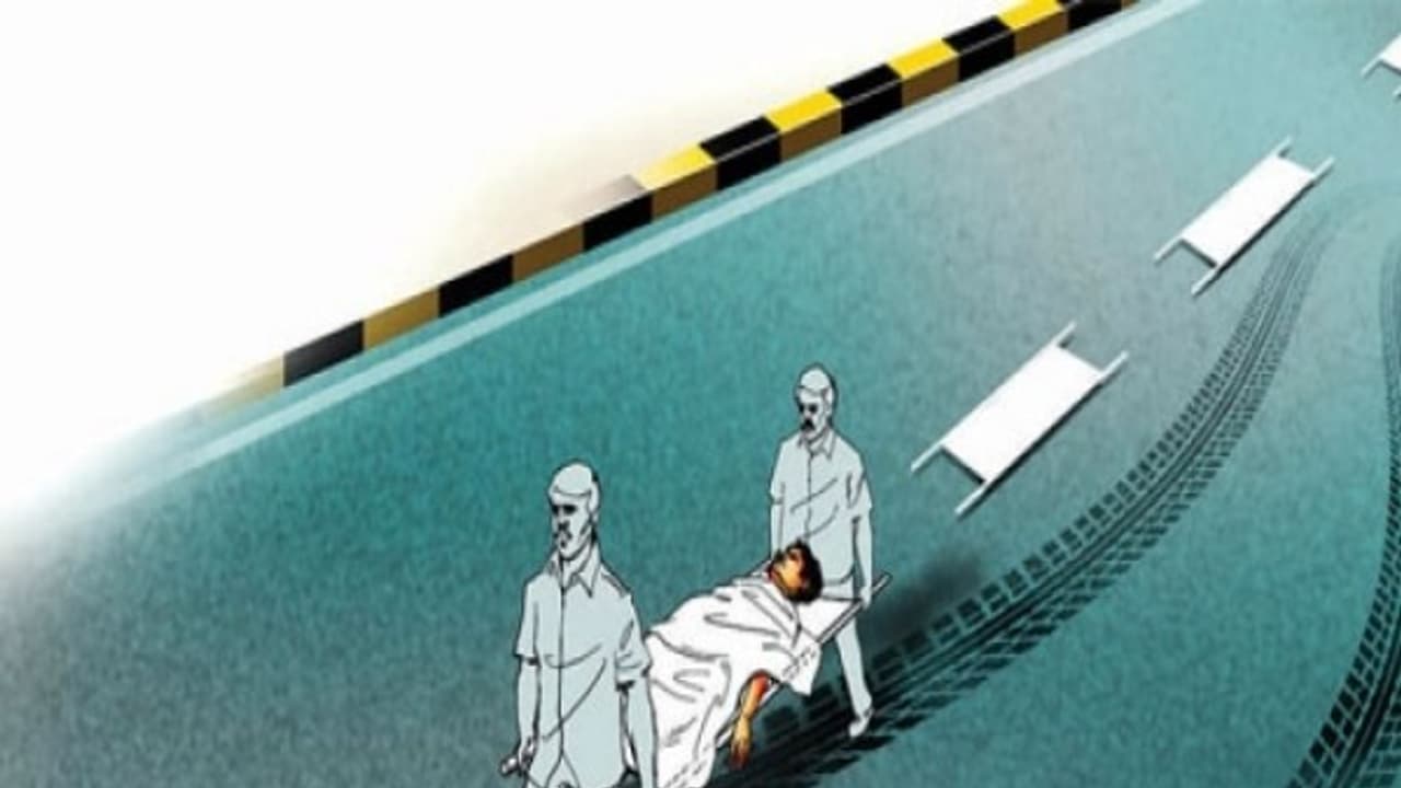 தந்தையின் உடலை வீட்டுக்கு எடுத்துசென்றபோது விபத்தில் சிக்கிய மகன்; பலத்த காயத்தோடு மருத்துவமனையில் அனுமதி.. தந்தையின் உடலை வீட்டுக்கு எடுத்துசென்றபோது விபத்தில் சிக்கிய மகன்; பலத்த காயத்தோடு மருத்துவமனையில் அனுமதி..