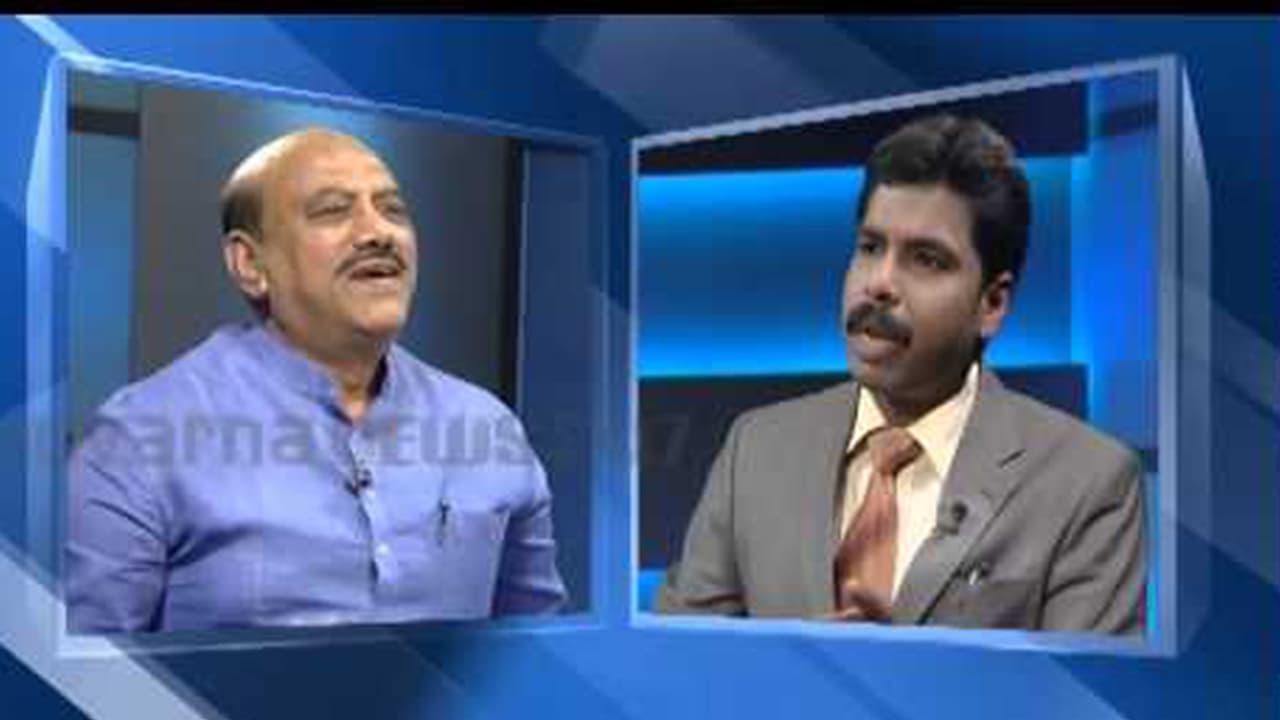 ಪಿತೃ ವಿಯೋಗದ ನಡುವೆಯೂ ಮತ ಹಾಕಿದ ಶಾಸಕ ಅಶೋಕ್ ಪಟ್ಟಣ್ ಪಿತೃ ವಿಯೋಗದ ನಡುವೆಯೂ ಮತ ಹಾಕಿದ ಶಾಸಕ ಅಶೋಕ್ ಪಟ್ಟಣ್