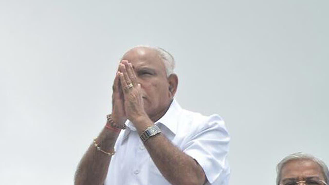 Karnataka BJP MLAs to head back from Gurugram while Congress leaders camp at resort Karnataka BJP MLAs to head back from Gurugram while Congress leaders camp at resort