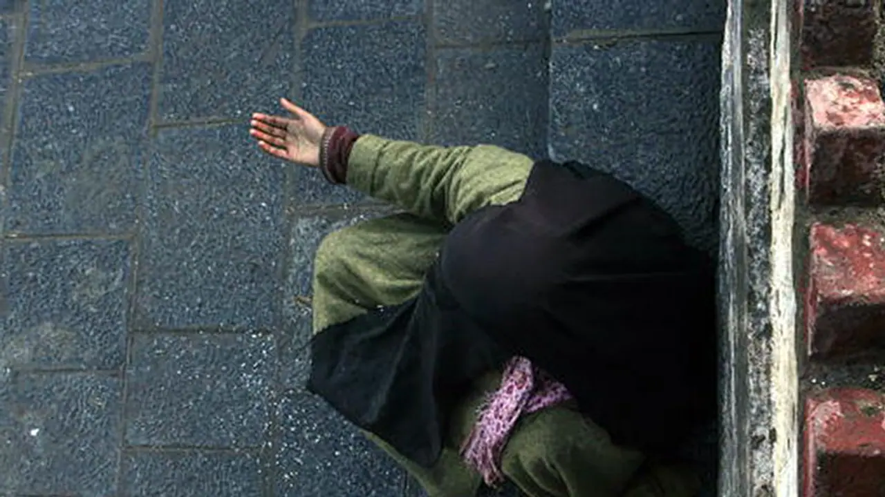 യാചകയുടെ ബാങ്ക് അക്കൗണ്ടില് 2 ലക്ഷം, കൈവശം 12,000 രൂപ യാചകയുടെ ബാങ്ക് അക്കൗണ്ടില് 2 ലക്ഷം, കൈവശം 12,000 രൂപ