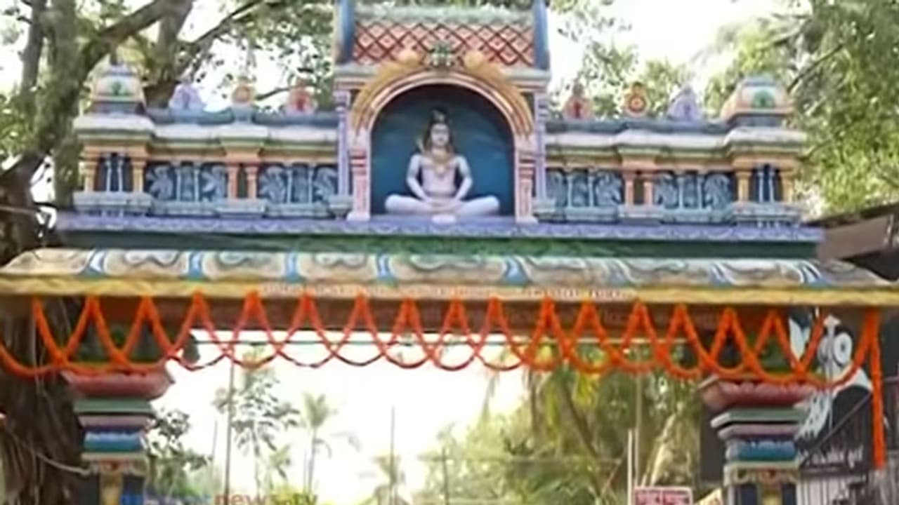 Dalits allege untouchability in Kerala temple controlled by CPM Dalits allege untouchability in Kerala temple controlled by CPM