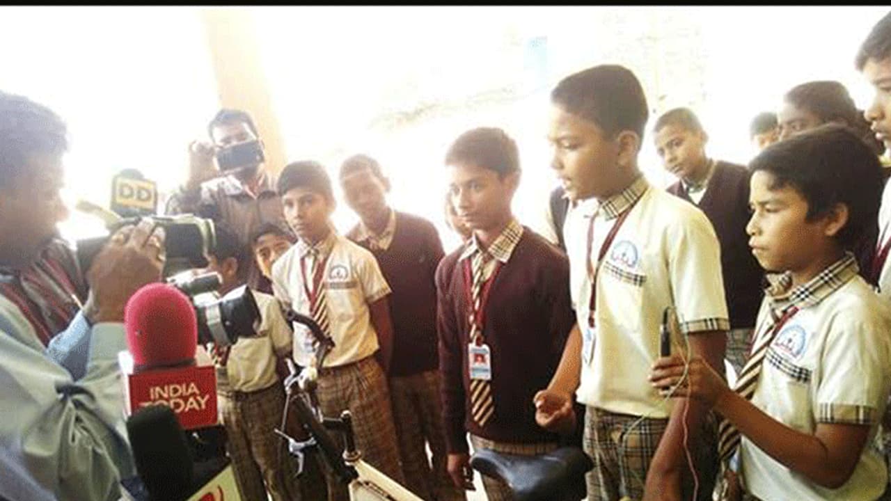 ಸೈಕಲ್’ನಲ್ಲೇ ಮೊಬೈಲ್ ಚಾರ್ಜರ್! ಮೂರನೇ ತರಗತಿ ವಿದ್ಯಾರ್ಥಿಗಳ ಸಂಶೋಧನೆ