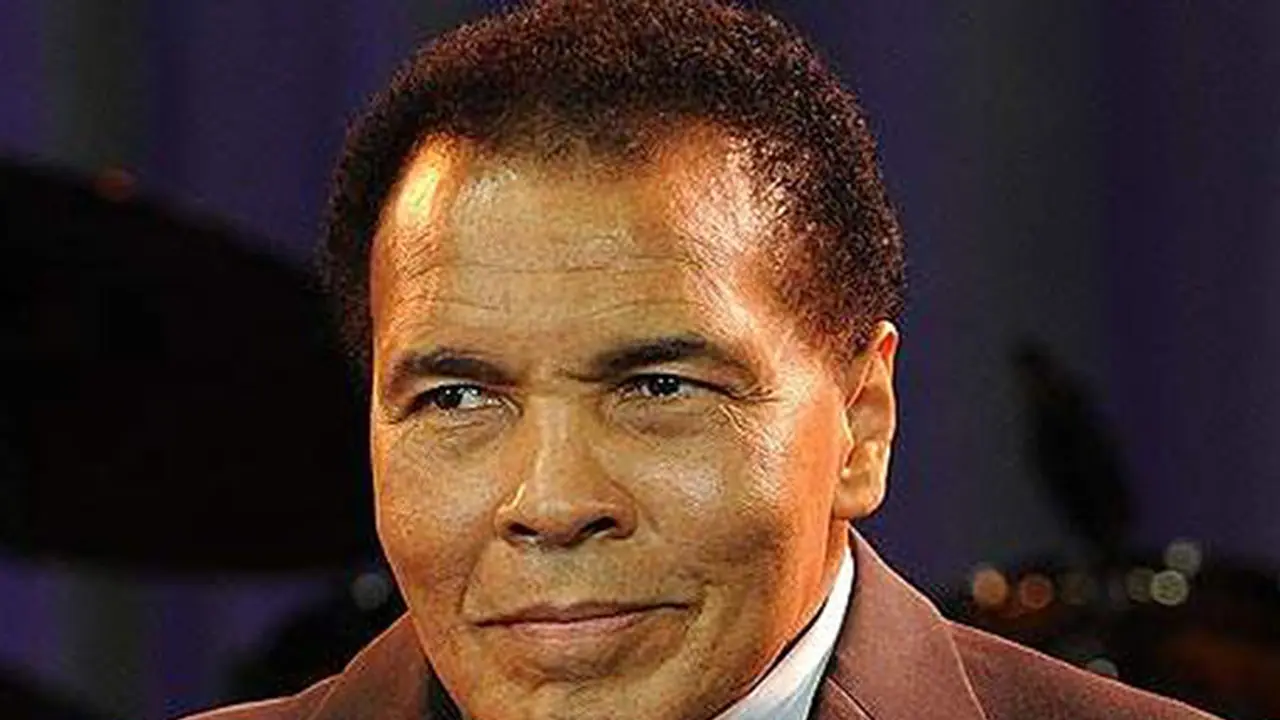 Boxing legend Muhammad Ali dies at 74