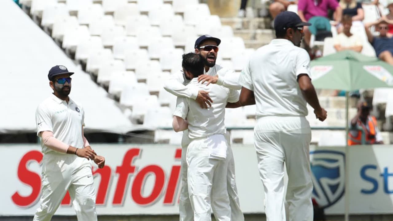 ಸುಲಭ ಮೊತ್ತಕ್ಕೆ ಹರಿಣಗಳನ್ನು ಕಟ್ಟಿಹಾಕಿದ ಟೀಂ ಇಂಡಿಯಾವನ್ನು ಟ್ವಿಟರಿಗರು ಕೊಂಡಾಡಿದ್ದು ಹೀಗೆ.. ಸುಲಭ ಮೊತ್ತಕ್ಕೆ ಹರಿಣಗಳನ್ನು ಕಟ್ಟಿಹಾಕಿದ ಟೀಂ ಇಂಡಿಯಾವನ್ನು ಟ್ವಿಟರಿಗರು ಕೊಂಡಾಡಿದ್ದು ಹೀಗೆ..