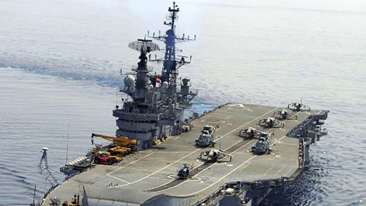 ಐಎನ್ಎಸ್ ವಿರಾಟ್ ನೌಕೆ ಒಡೆಯಲು ಸರ್ಕಾರ ನಿರ್ಧಾರ!: ಮಾಜಿ ಯೋಧರ ವಿರೋಧ ಐಎನ್ಎಸ್ ವಿರಾಟ್ ನೌಕೆ ಒಡೆಯಲು ಸರ್ಕಾರ ನಿರ್ಧಾರ!: ಮಾಜಿ ಯೋಧರ ವಿರೋಧ