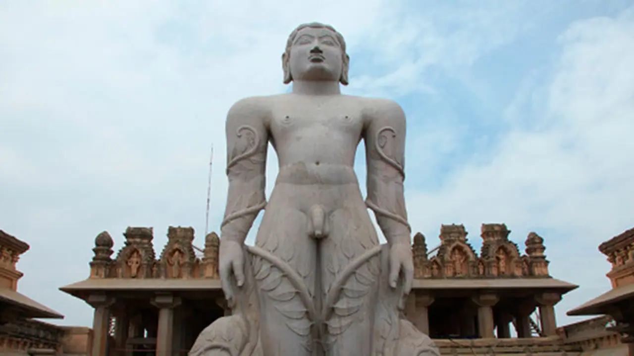 ಅದ್ದೂರಿ ಮಹಾಮಜ್ಜನ ಕಾರ್ಯಕ್ರಮಕ್ಕೆ ಚಾಲನೆ ಅದ್ದೂರಿ ಮಹಾಮಜ್ಜನ ಕಾರ್ಯಕ್ರಮಕ್ಕೆ ಚಾಲನೆ