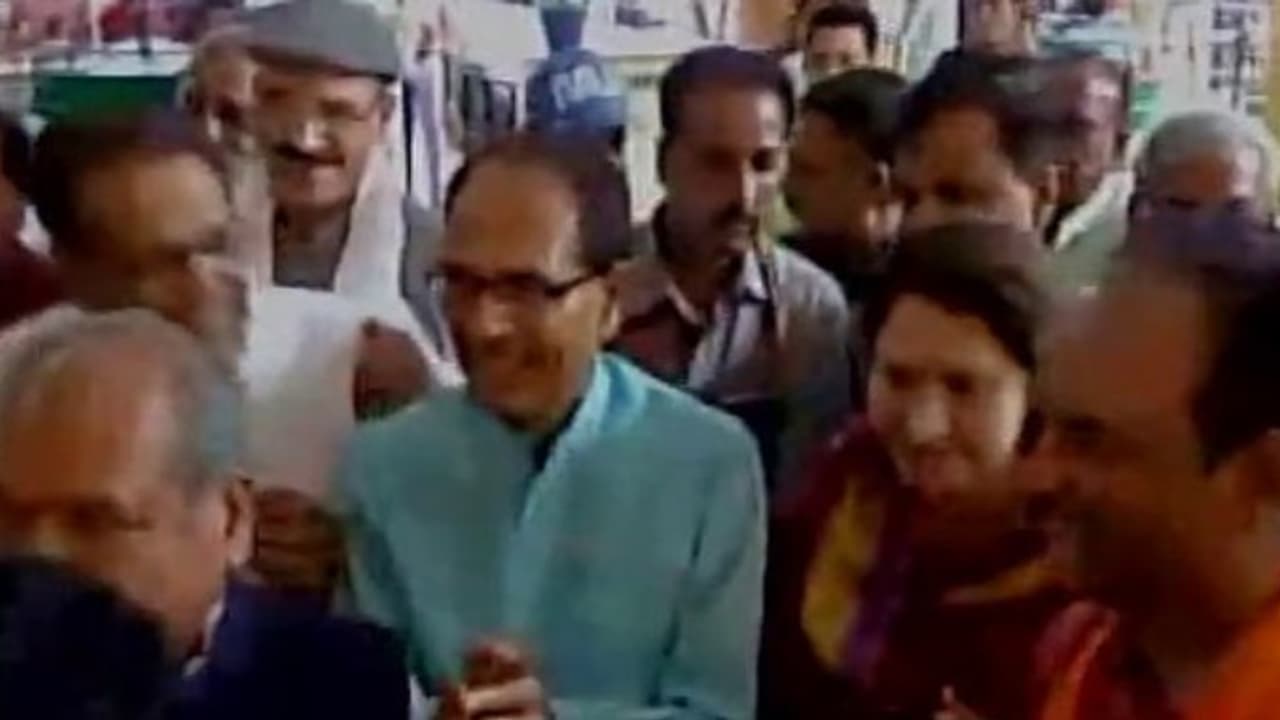 5 ரூபாய்க்கு மலிவு விலை மதிய உணவு…மத்திய பிரசேதத்திலும் அம்மா உணவகம்… 5 ரூபாய்க்கு மலிவு விலை மதிய உணவு…மத்திய பிரசேதத்திலும் அம்மா உணவகம்…