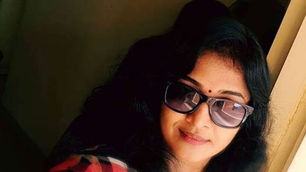 'സഹായമില്ലെങ്കിലും ഉപദ്രവിക്കരുത്'; വ്യാജ പ്രചാരകർക്കെതിരെ ഉമ നായർ 'സഹായമില്ലെങ്കിലും ഉപദ്രവിക്കരുത്'; വ്യാജ പ്രചാരകർക്കെതിരെ ഉമ നായർ