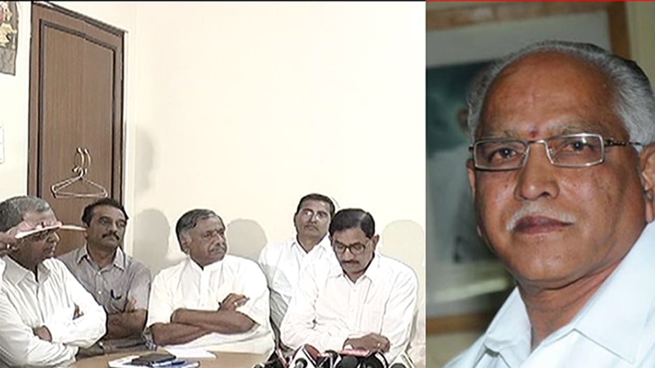 ಬಿಜೆಪಿಯಲ್ಲಿ ಮತ್ತೆ ಬುಗಿಲೆದ್ದ ಒಳಜಗಳ: ಬಿಎಸ್ವೈ ವಿರುದ್ದ ಹೌಹಾರಿದ ಈಶ್ವರಪ್ಪ ಬಣ ಬಿಜೆಪಿಯಲ್ಲಿ ಮತ್ತೆ ಬುಗಿಲೆದ್ದ ಒಳಜಗಳ: ಬಿಎಸ್ವೈ ವಿರುದ್ದ ಹೌಹಾರಿದ ಈಶ್ವರಪ್ಪ ಬಣ