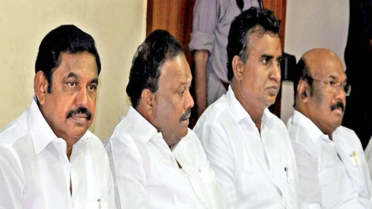 தமிழகத்திற்கான திட்டங்களை தடுக்கும் அமைச்சர்கள்!! தமிழகத்திற்கான திட்டங்களை தடுக்கும் அமைச்சர்கள்!!