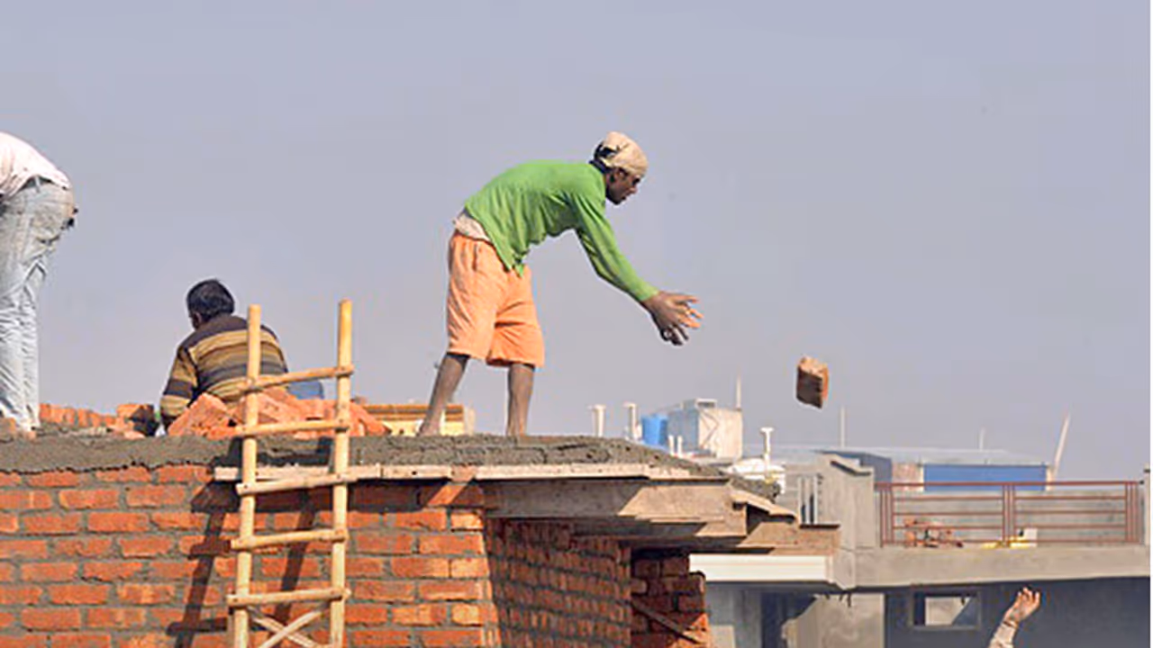 Code on Wages Bill passed in Lok Sabha; ‘historic step’, says labour minister
