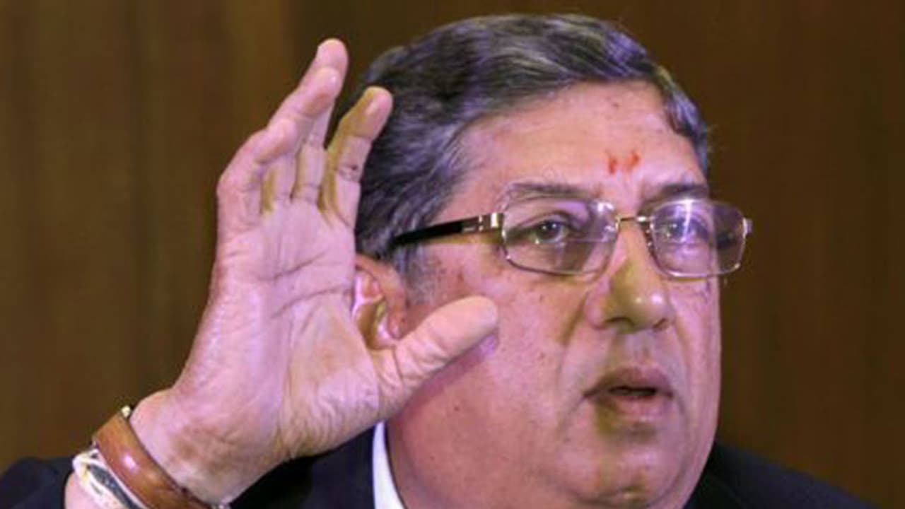 ವೆಂಗ್'ಸರ್ಕಾರ ಆರೋಪಕ್ಕೆ ಖಡಕ್ ತಿರುಗೇಟು ನೀಡಿದ ಶ್ರೀನಿ ವೆಂಗ್'ಸರ್ಕಾರ ಆರೋಪಕ್ಕೆ ಖಡಕ್ ತಿರುಗೇಟು ನೀಡಿದ ಶ್ರೀನಿ