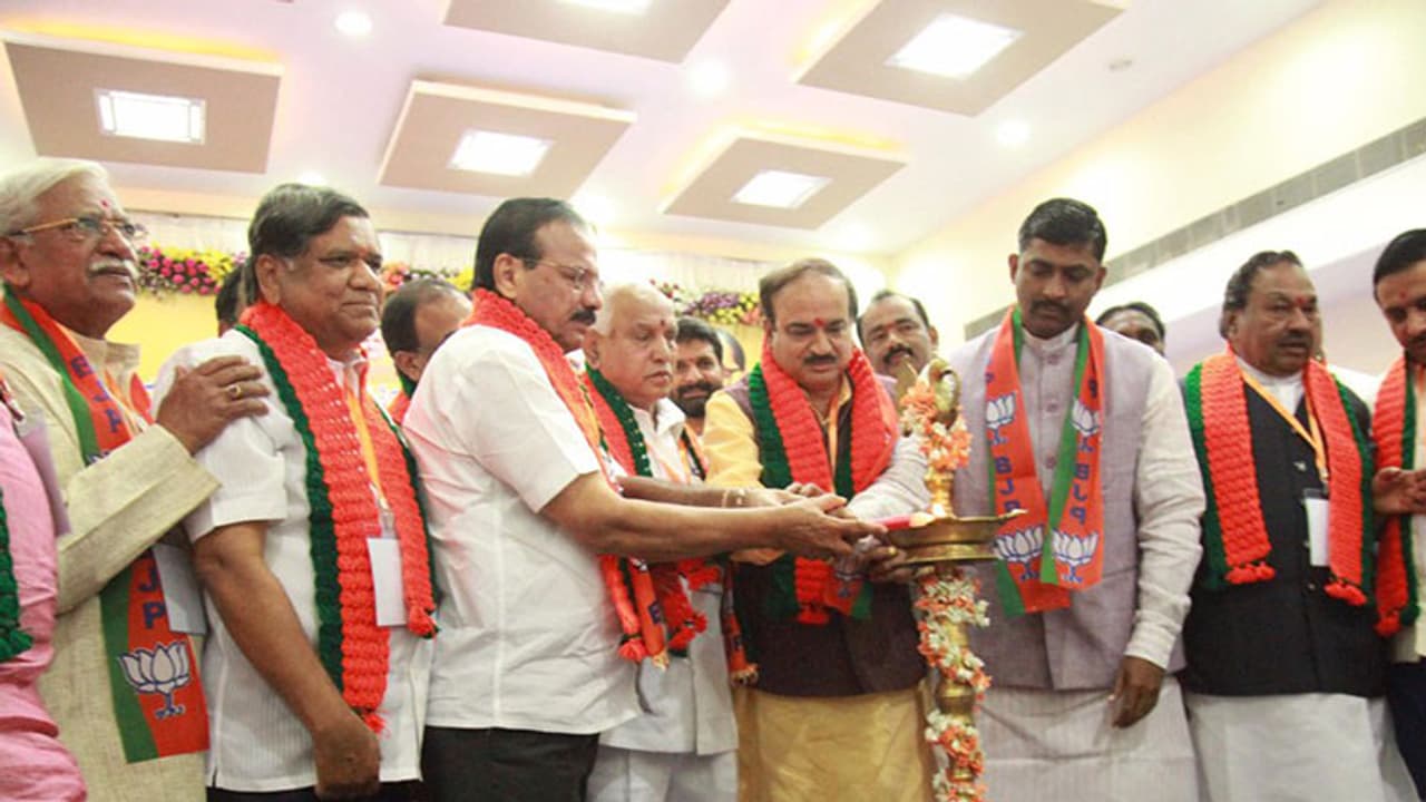 ಬಿಜೆಪಿ ಕಾರ್ಯಕಾರಿಣಿಯಲ್ಲಿ ಯಡಿಯೂರಪ್ಪ ಮೇಲುಗೈ? ಬಿಜೆಪಿ ಕಾರ್ಯಕಾರಿಣಿಯಲ್ಲಿ ಯಡಿಯೂರಪ್ಪ ಮೇಲುಗೈ?