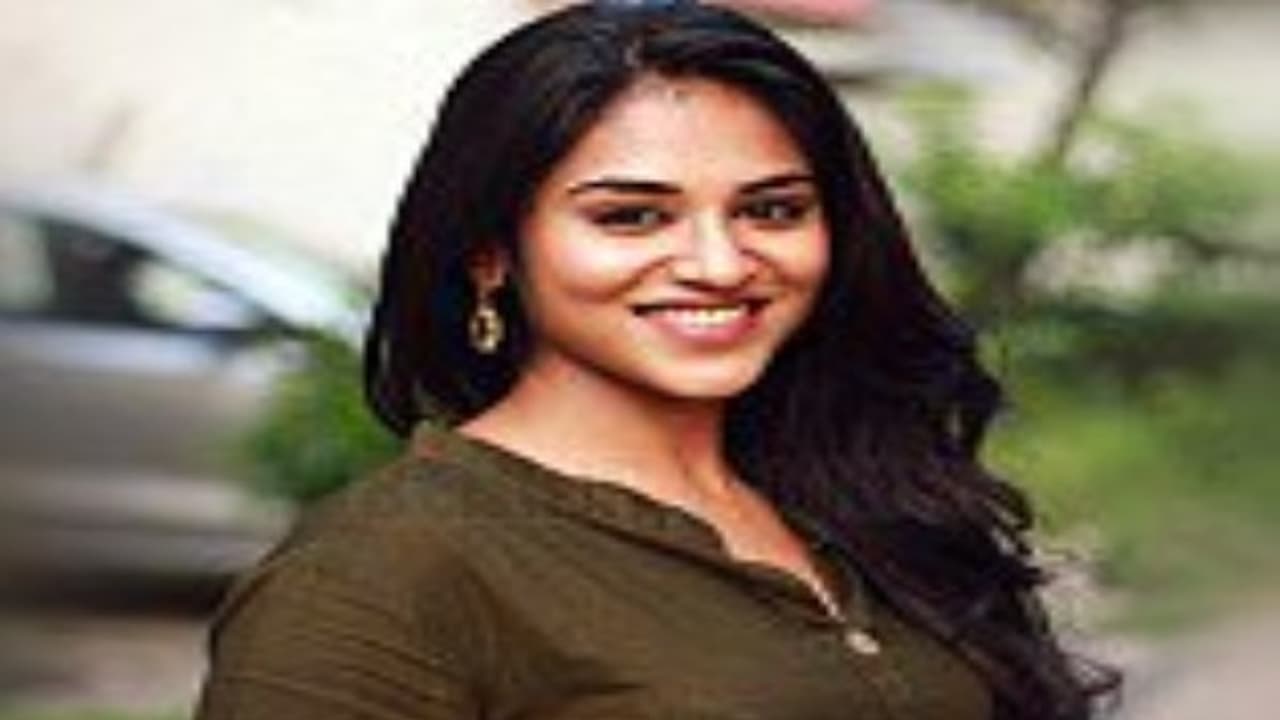 ஒரு நாயகி உதயமாகிறாள்! தங்கச்சி பாடலில் கலக்கிய நடிகைக்கு நாயகி வாய்ப்பு... ஒரு நாயகி உதயமாகிறாள்! தங்கச்சி பாடலில் கலக்கிய நடிகைக்கு நாயகி வாய்ப்பு...