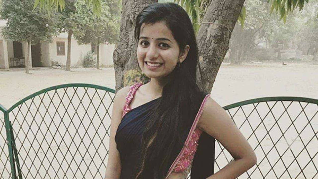 మద్యం మత్తుకు మరో విద్యార్థిని బలి మద్యం మత్తుకు మరో విద్యార్థిని బలి