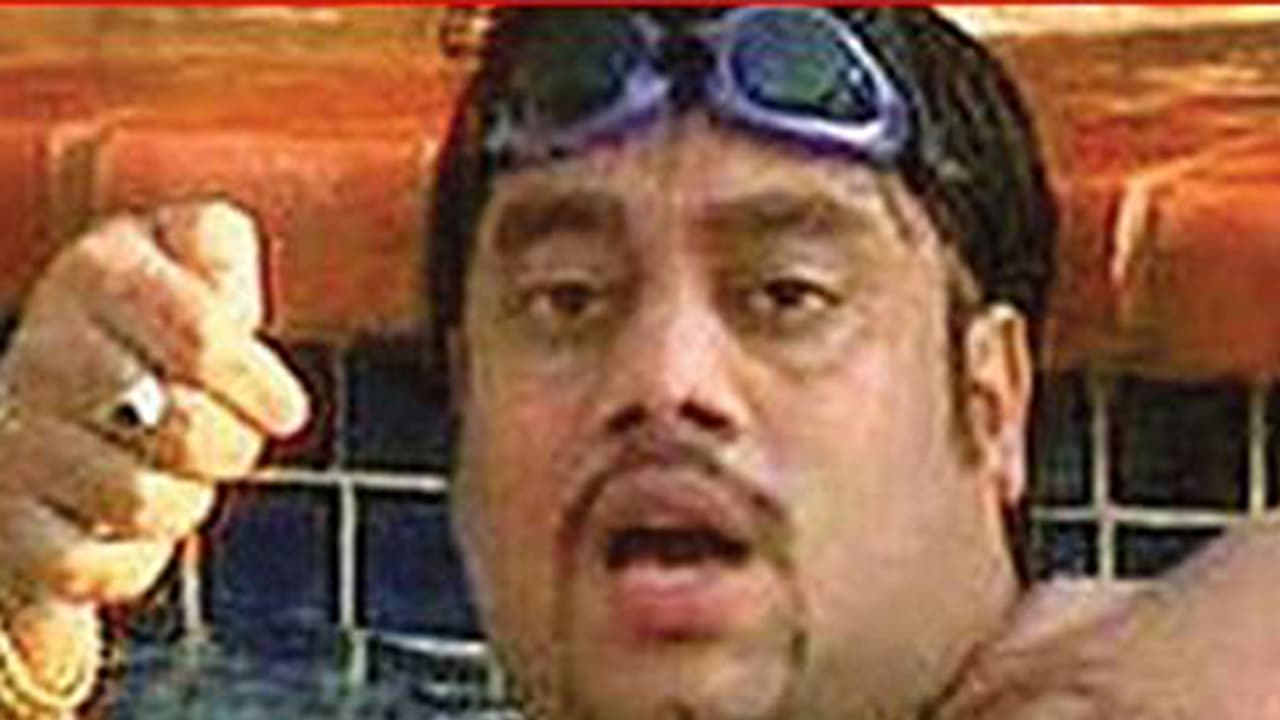 ഇഡ്ഡലിയും ദോശയും മടുത്തു സാറെ, ചിക്കനും മട്ടനും തരാൻ പറയ് ; അധോലോക നായകന്റെ അപേക്ഷ ഇഡ്ഡലിയും ദോശയും മടുത്തു സാറെ, ചിക്കനും മട്ടനും തരാൻ പറയ് ; അധോലോക നായകന്റെ അപേക്ഷ