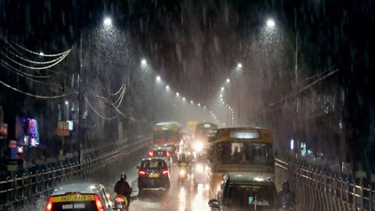 தமிழகத்தில் கனமழை...! விவசாயிகள் மகிழ்ச்சி...! தமிழகத்தில் கனமழை...! விவசாயிகள் மகிழ்ச்சி...!