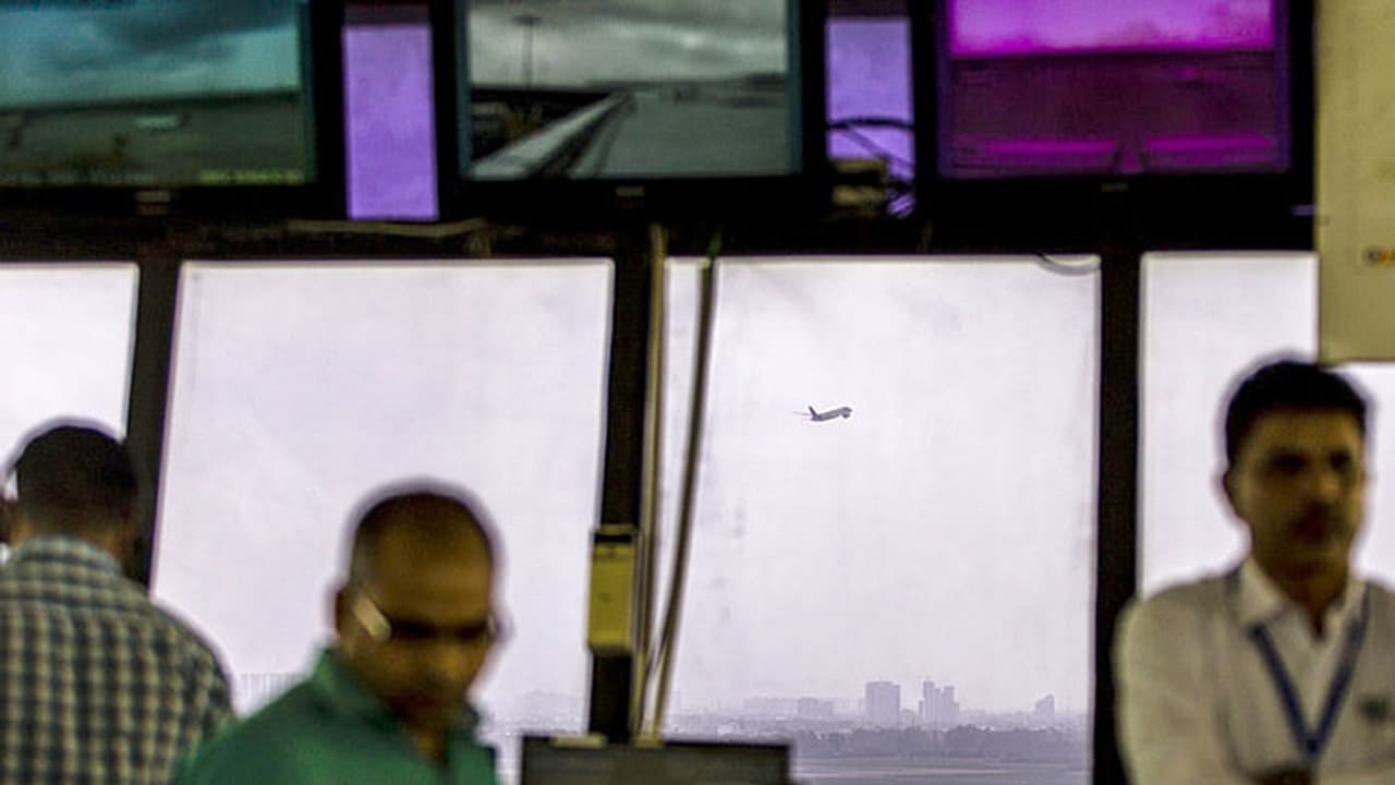 Shocking: India grapples with acute dearth of air traffic controllers Shocking: India grapples with acute dearth of air traffic controllers