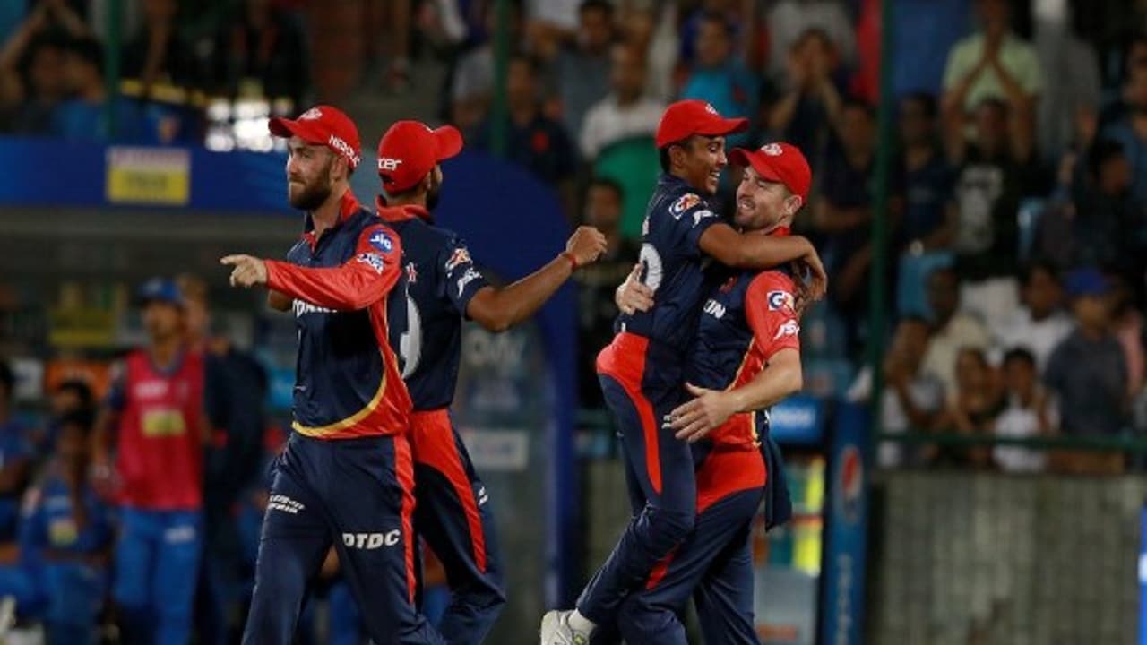 வாழ்வா, சாவா போட்டியில் வீழ்ந்தது ராஜஸ்தான்... டெல்லிக்கு கைகொடுத்த திடீர் மழை! வாழ்வா, சாவா போட்டியில் வீழ்ந்தது ராஜஸ்தான்... டெல்லிக்கு கைகொடுத்த திடீர் மழை!